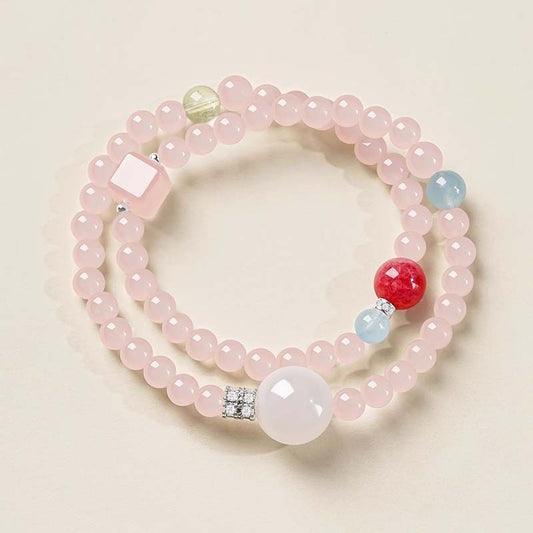 The wearing effect of the double-ring pink crystal bracelet showcases the perfect combination of soft pink and the friendship of best friends