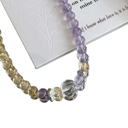 The theme scene of wealth and good luck symbolizes the simultaneous arrival of fortune and good luck