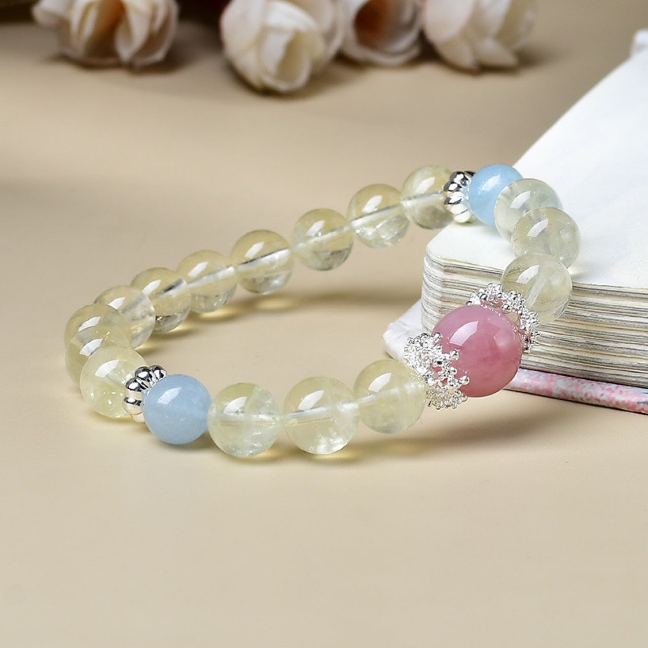 The energy combination of citrine for attracting wealth and rose quartz for attracting love is suitable for modern people who pursue all-round development