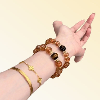 The theme scene of wealth and love symbolizes all-round good luck attraction