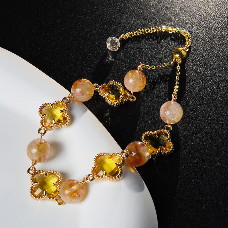 The exquisite gift box packaging features a four-leaf clover design, symbolizing a beautiful love blessing