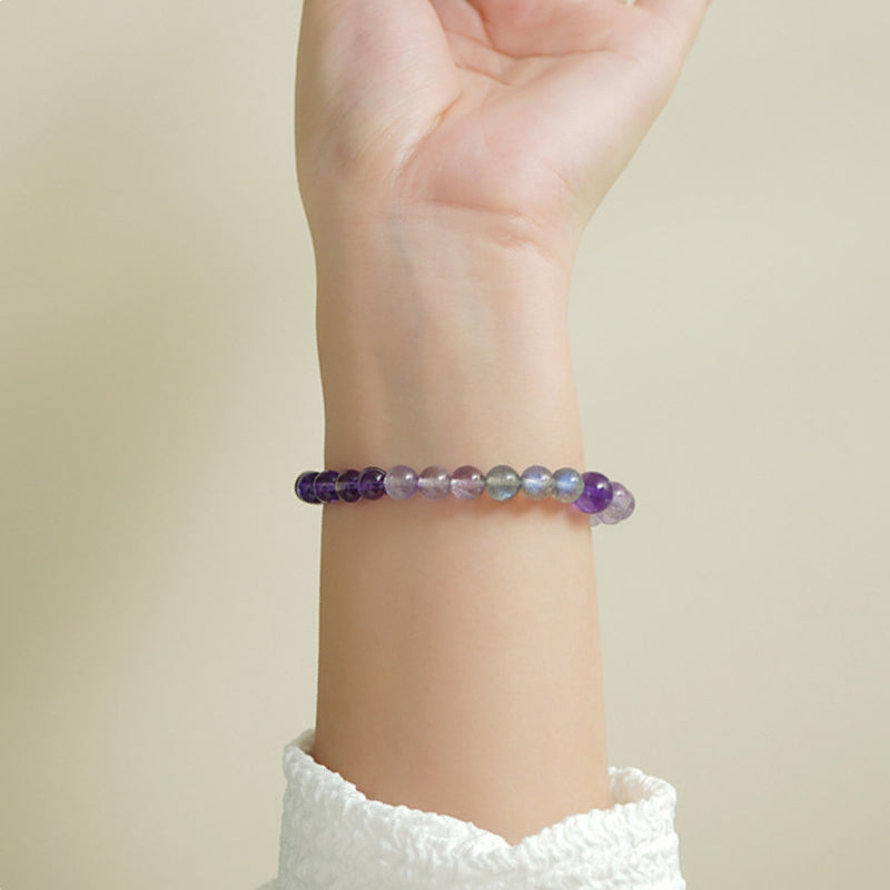 The detailed display of traditional fortune beads symbolizes a turn for the better and the attraction of good luck