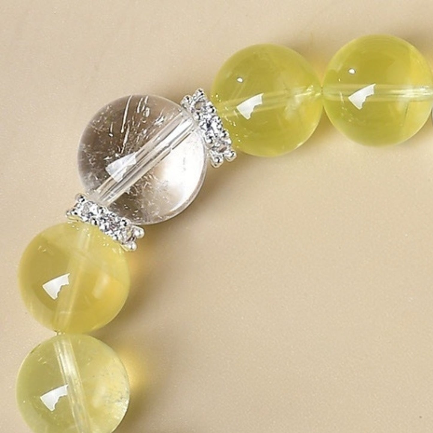 The office scene wearing effect showcases the enhancement of workplace energy and the attraction of wealth opportunities