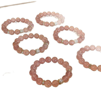 For women's daily wearing scenarios, strawberry crystal enhances women's charm and love fortune