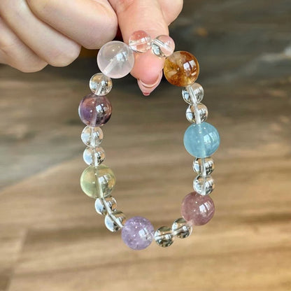 Highlighting the clarity of aquamarine and the transparency of white crystal, it is suitable for users who need to improve their eloquence and purify negative energy.