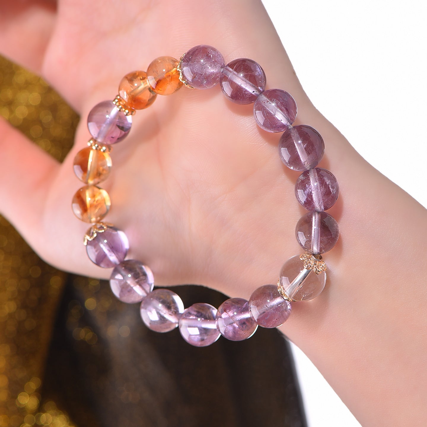 The detailed display of the double-loop structure showcases the energy circulation and superimposed enhancement effect