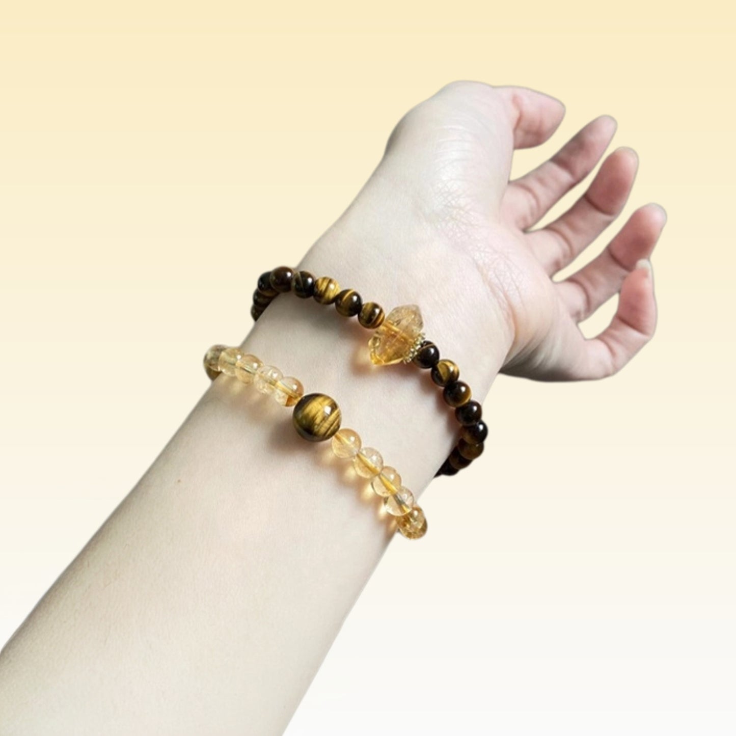 The dynamic display of the double-loop structure represents the concept of good luck circulation and continuous energy flow