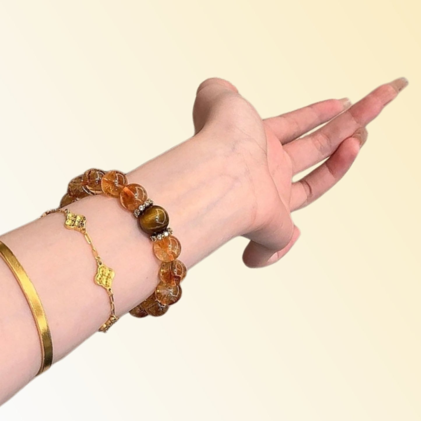 Office wearing effect: Yellow crystal and yellow hair crystal boost career, while strawberry crystal improves interpersonal relationships