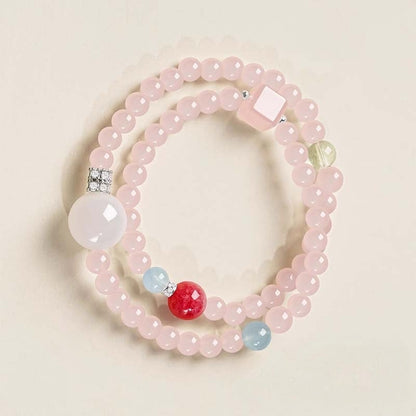 The exquisite gift box packaging is displayed, making it the perfect choice for a birthday present for your best friend