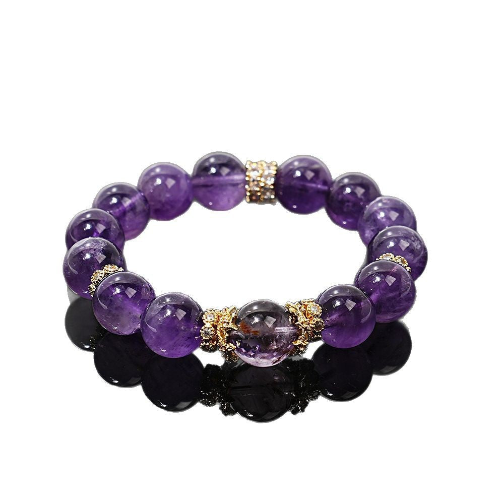 The scene where creative workers wear amethyst inspires inspiration and creativity