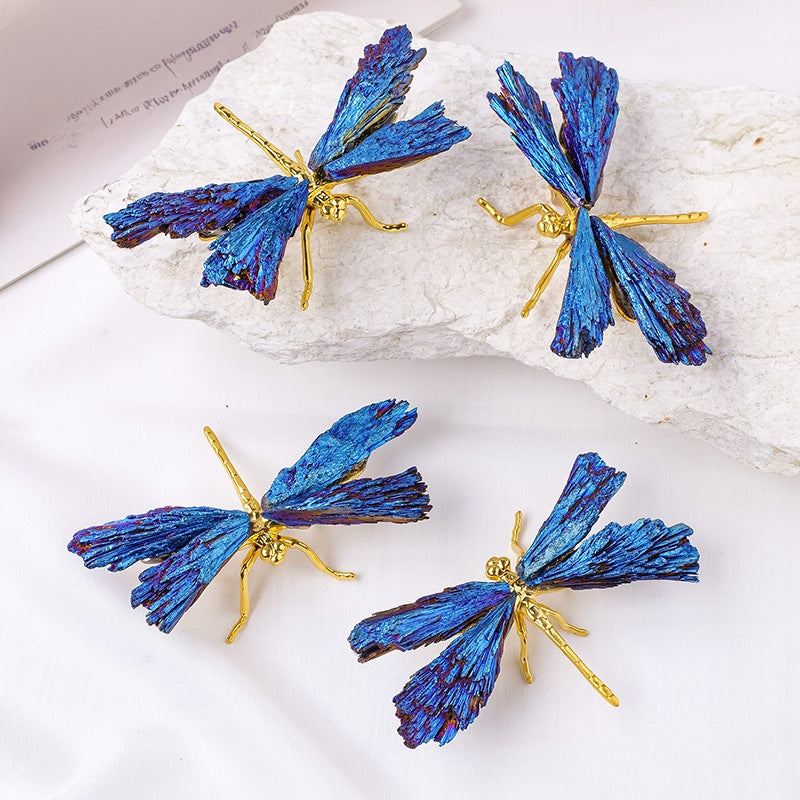 Together with crystal clusters and candles, it forms a panoramic composition of the meditation corner