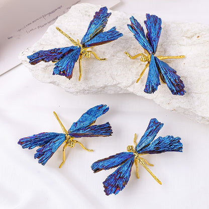 Together with crystal clusters and candles, it forms a panoramic composition of the meditation corner