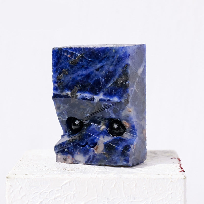 Mr. Chopin, as the protagonist, forms a fairy tale scene with the miniature model.