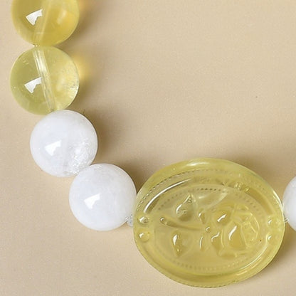 The panoramic display of simple design highlights the perfect combination of modern design and traditional energy