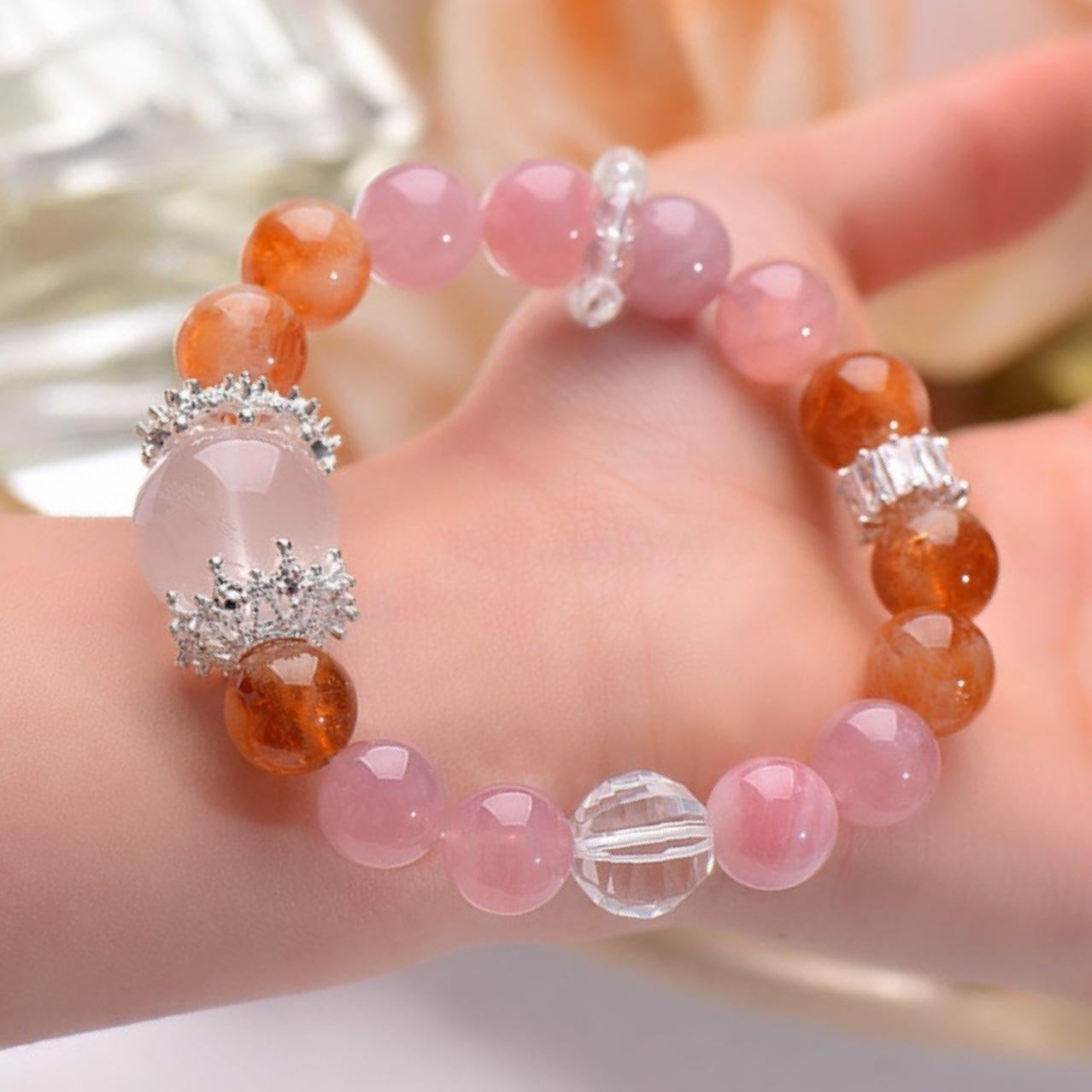 The panoramic display of Duobao Design showcases the perfect combination of sunstone, citrine and PI Xiu