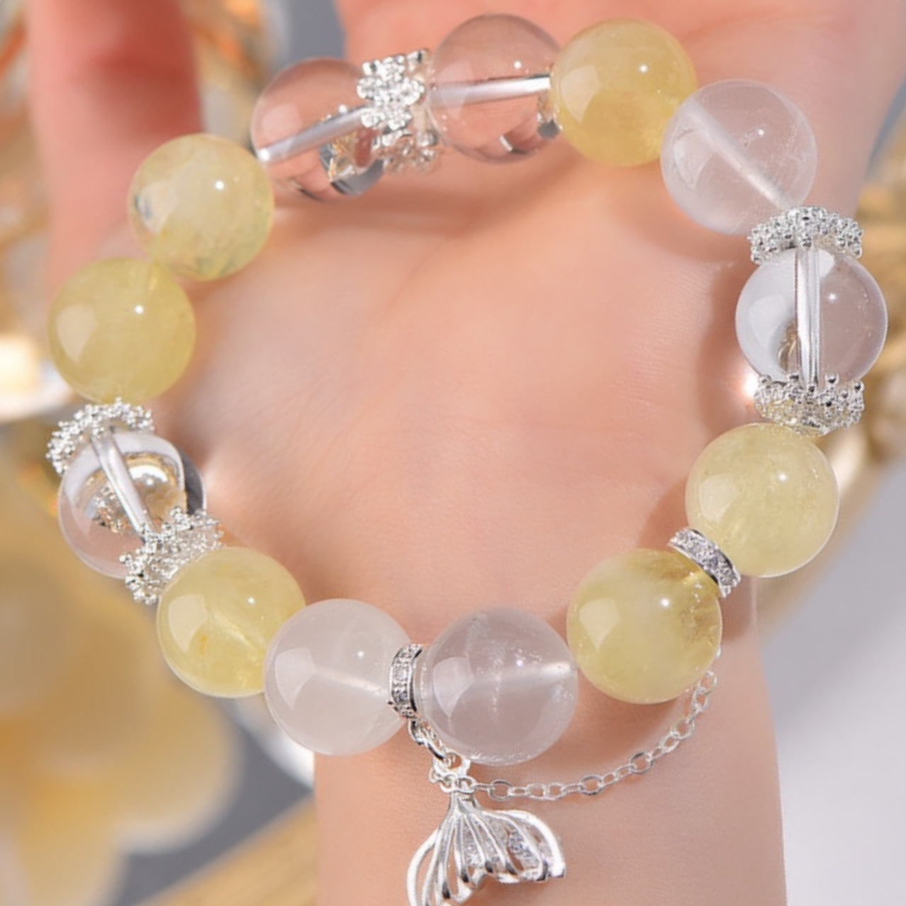 The unique geometric metal fittings and crystal details are combined to showcase the original design concept