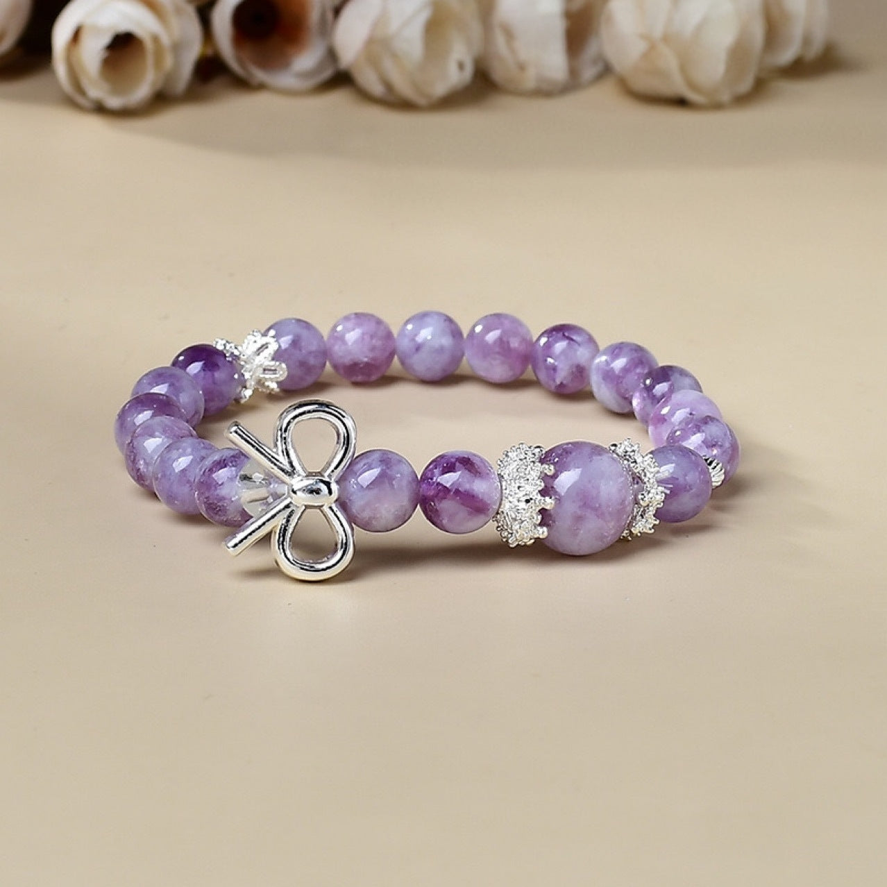 The exquisite gift box packaging is displayed, making it the perfect choice for an emotional gift