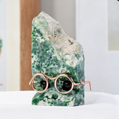 A "Wisdom family" is formed by multiple hedgehogs of different crystal materials.