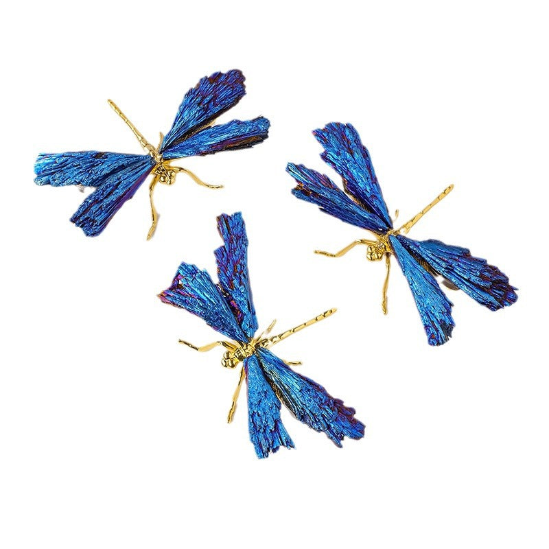 The display effect on the bookshelf in the study complements the philosophy books