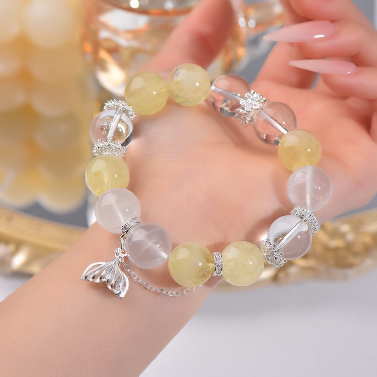 The meditation scene usage demonstration highlights stress relief and mental peace