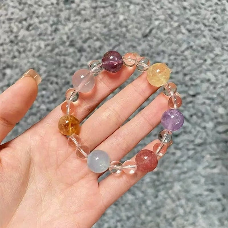 White crystal enhances memory, aquamarine relieves tension. This bracelet is a reassuring companion for students preparing for exams.