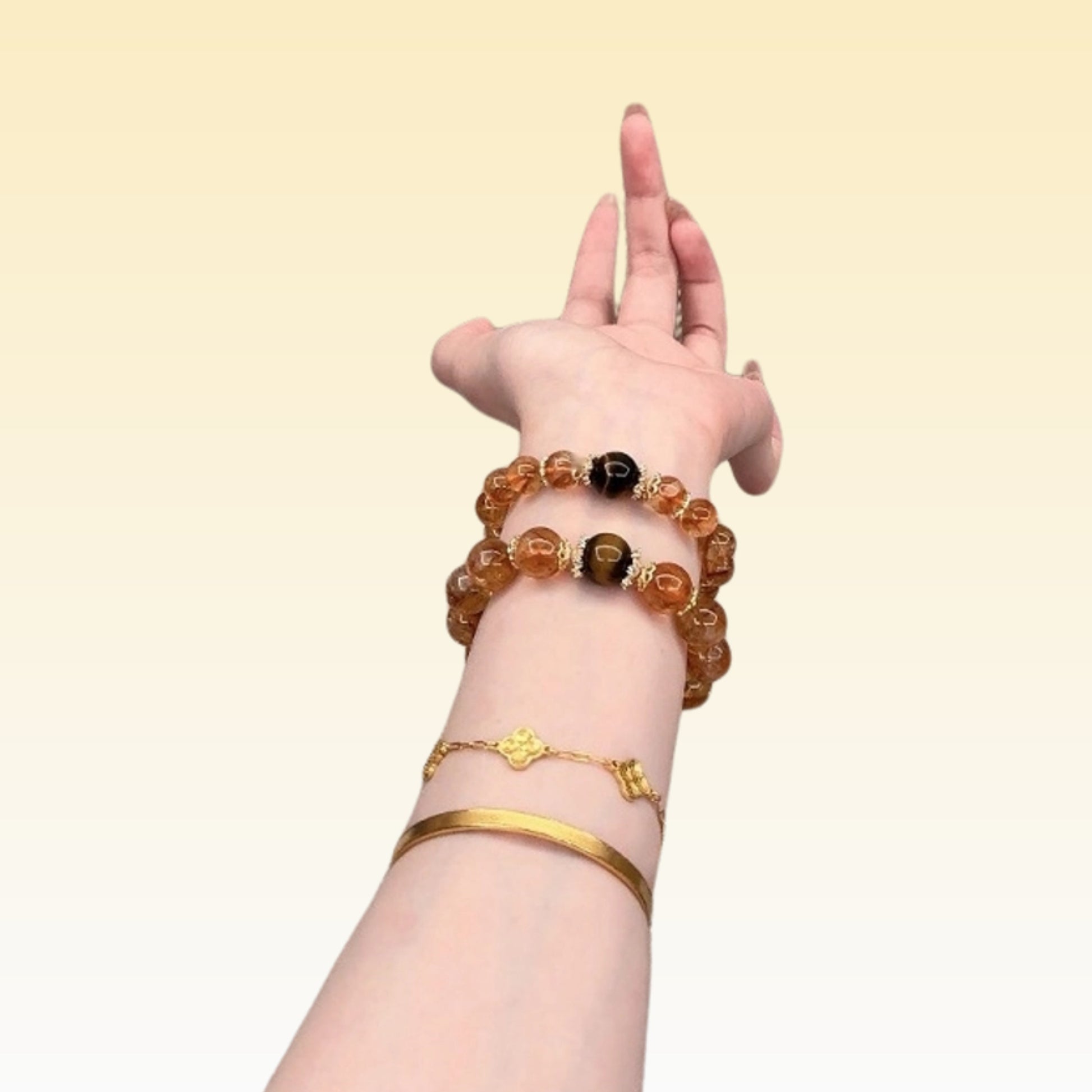 Exquisite details are displayed, showcasing a light luxury texture and fashionable design