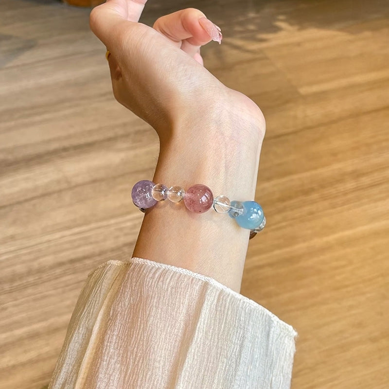 The three-color energy structure of the display bracelet symbolizes the wish to achieve wealth, wisdom and courage simultaneously, with a neutral design.