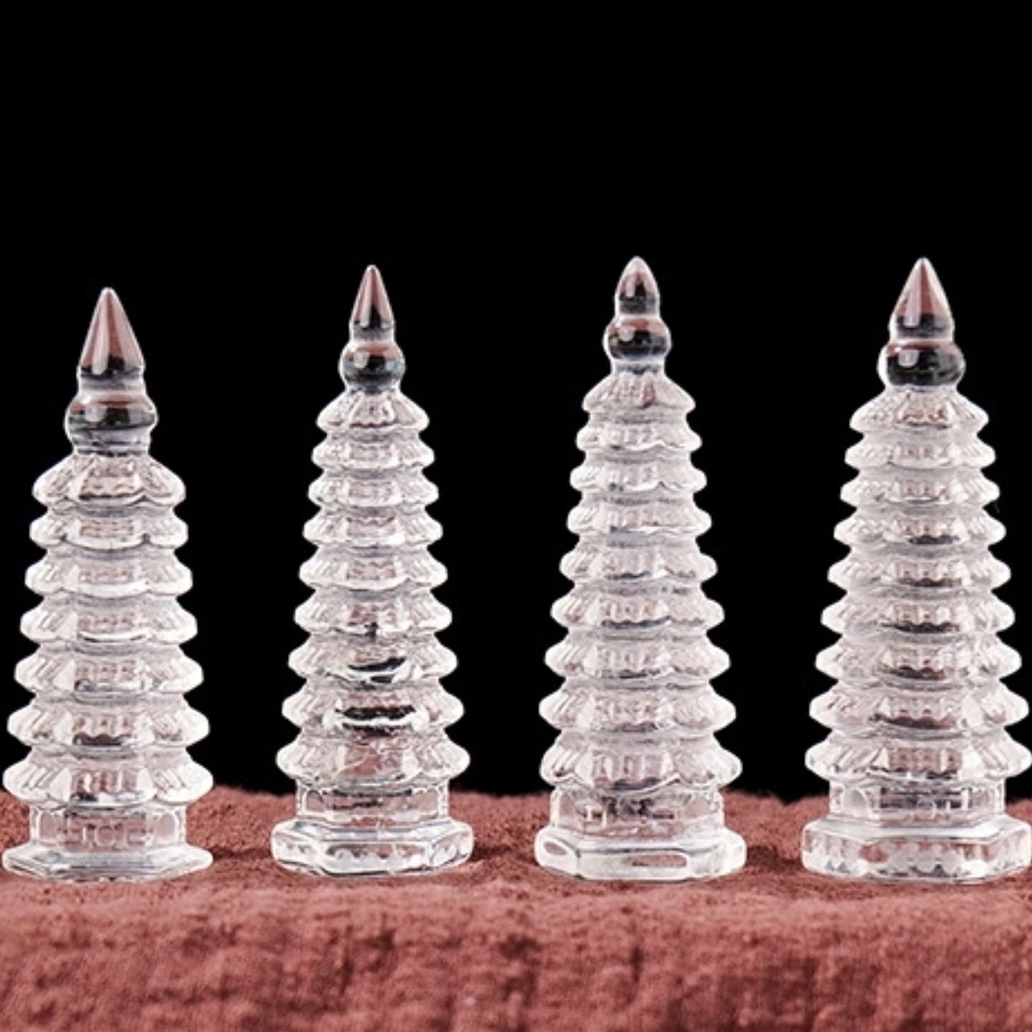 The flat layout features a tower placed together with keys and a wallet, symbolizing the attraction of career and wealth.