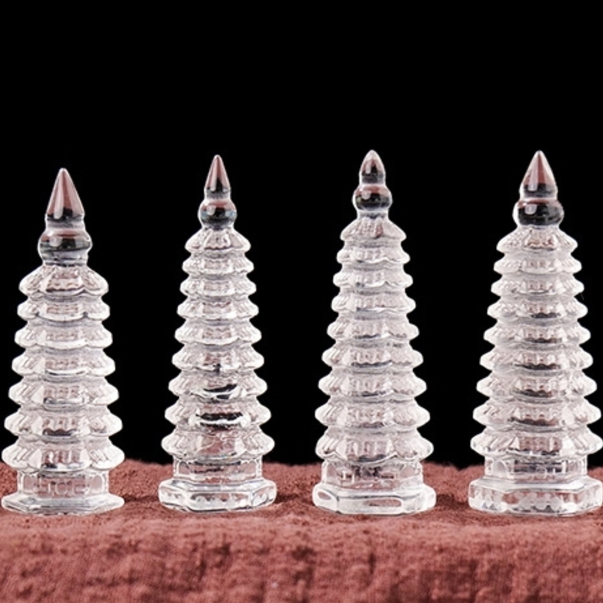 The flat layout features a tower placed together with keys and a wallet, symbolizing the attraction of career and wealth.