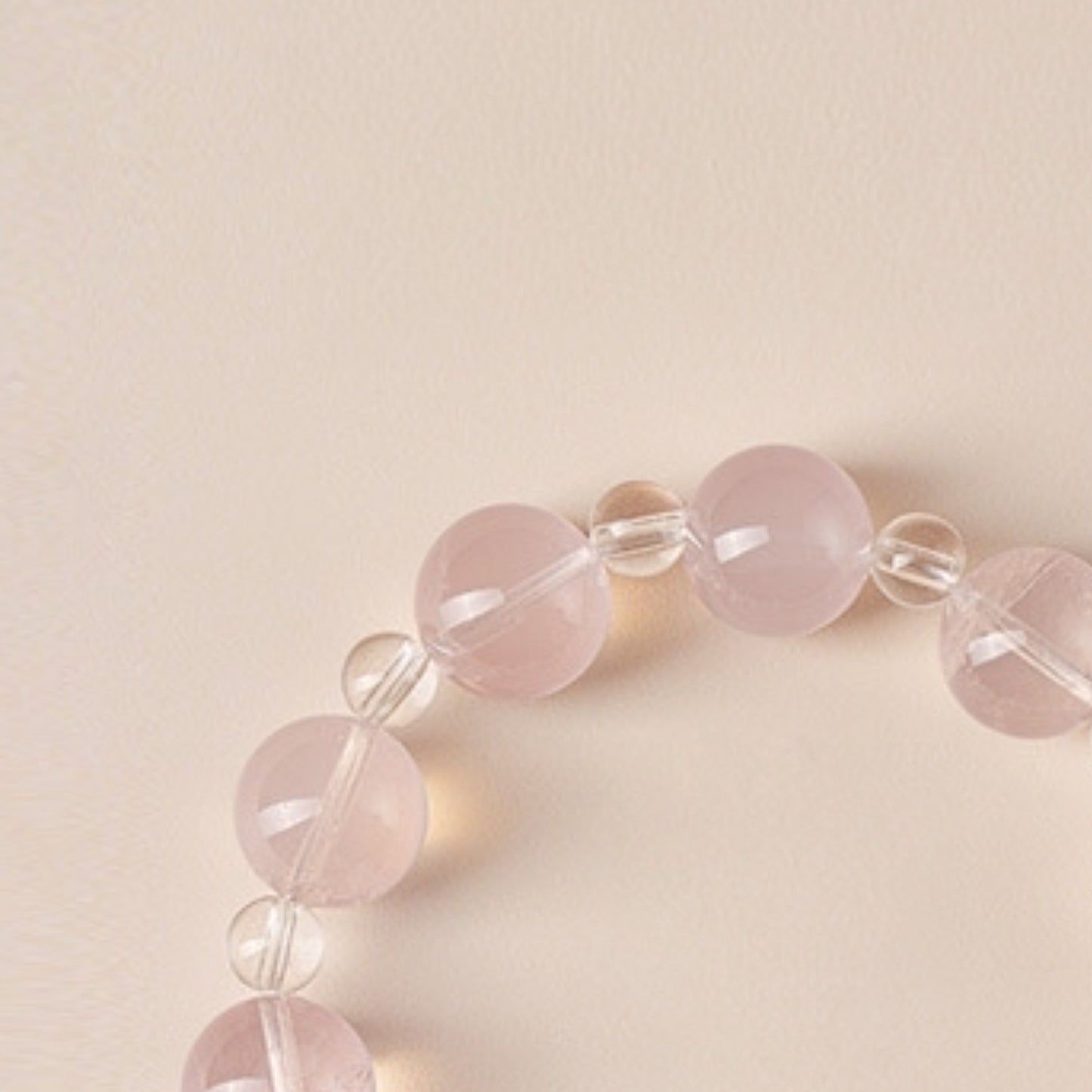 The transparent texture of white crystal is displayed, showcasing the effects of energy purification and frequency enhancement