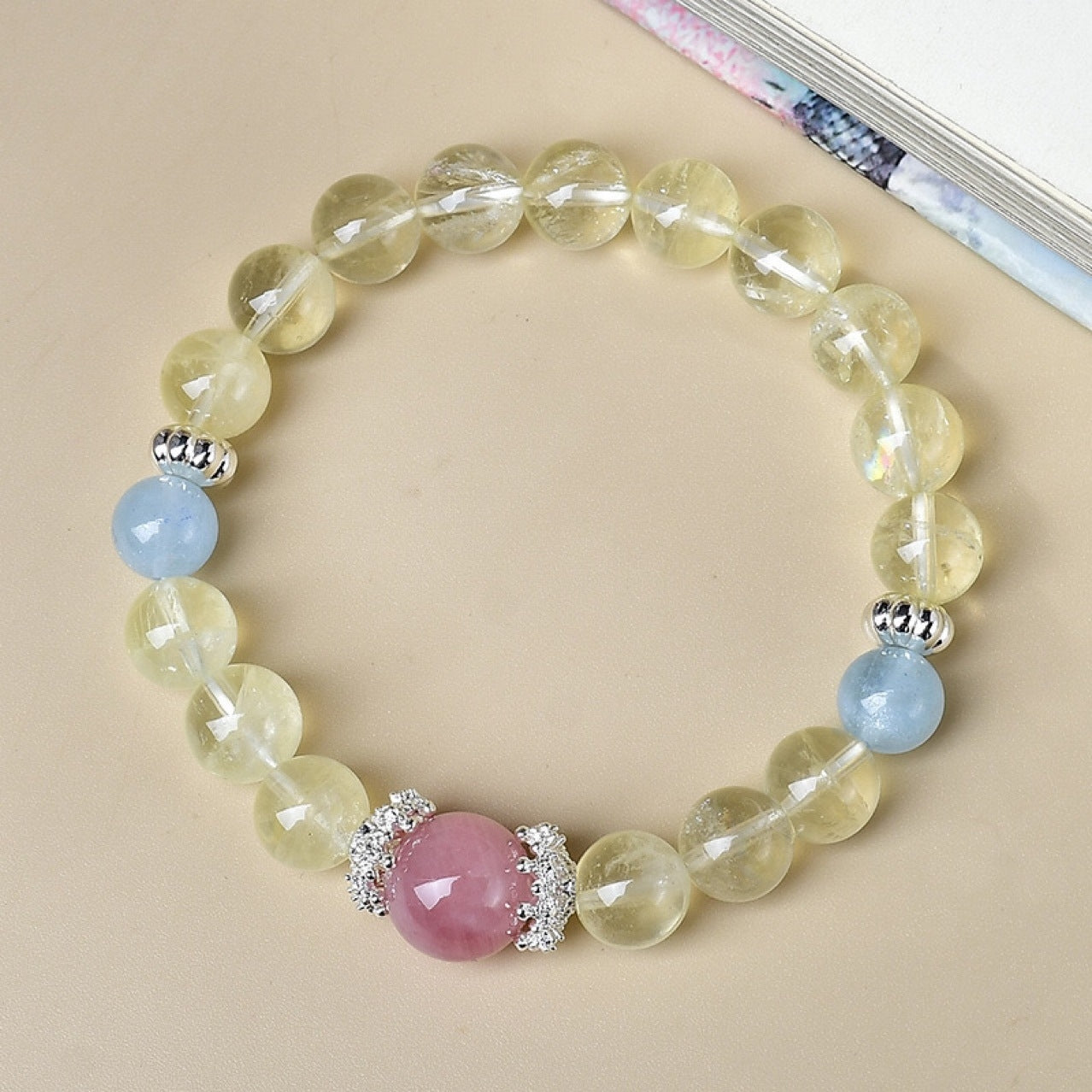 Wearing it in an office setting demonstrates the dual effects of enhancing workplace popularity and wealth opportunities.