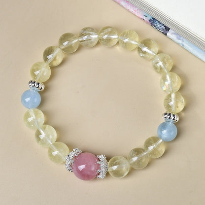 Wearing it in an office setting demonstrates the dual effects of enhancing workplace popularity and wealth opportunities.