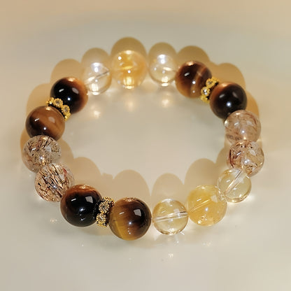 A close-up of citrine under natural light reveals its clear texture and the energy characteristics of attracting wealth and gathering energy