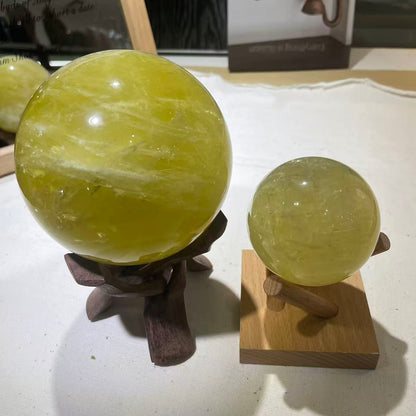  Crystal clarity detail and perfect spherical shape