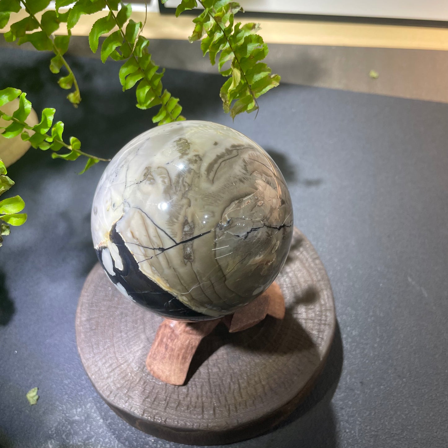 Grounding crystal sphere for energy balance