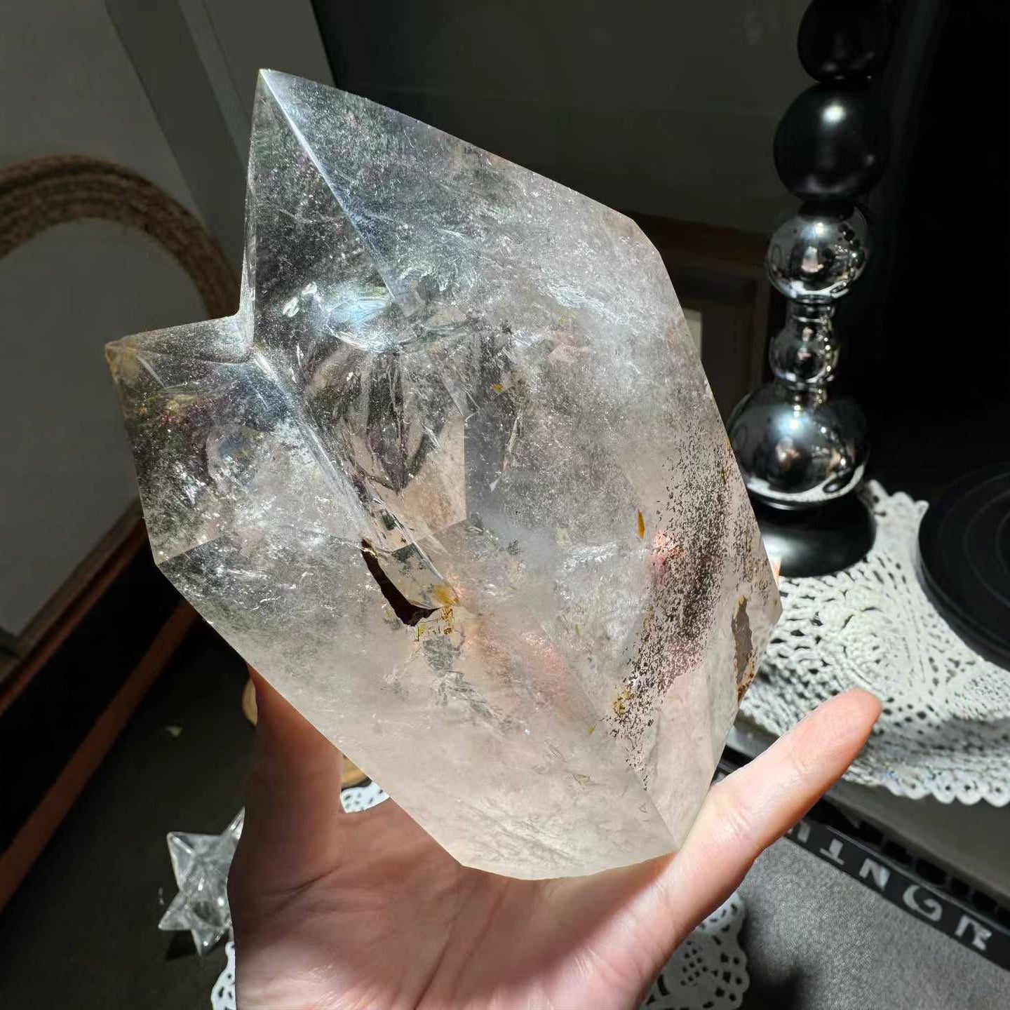  Natural crystal formation and geological features