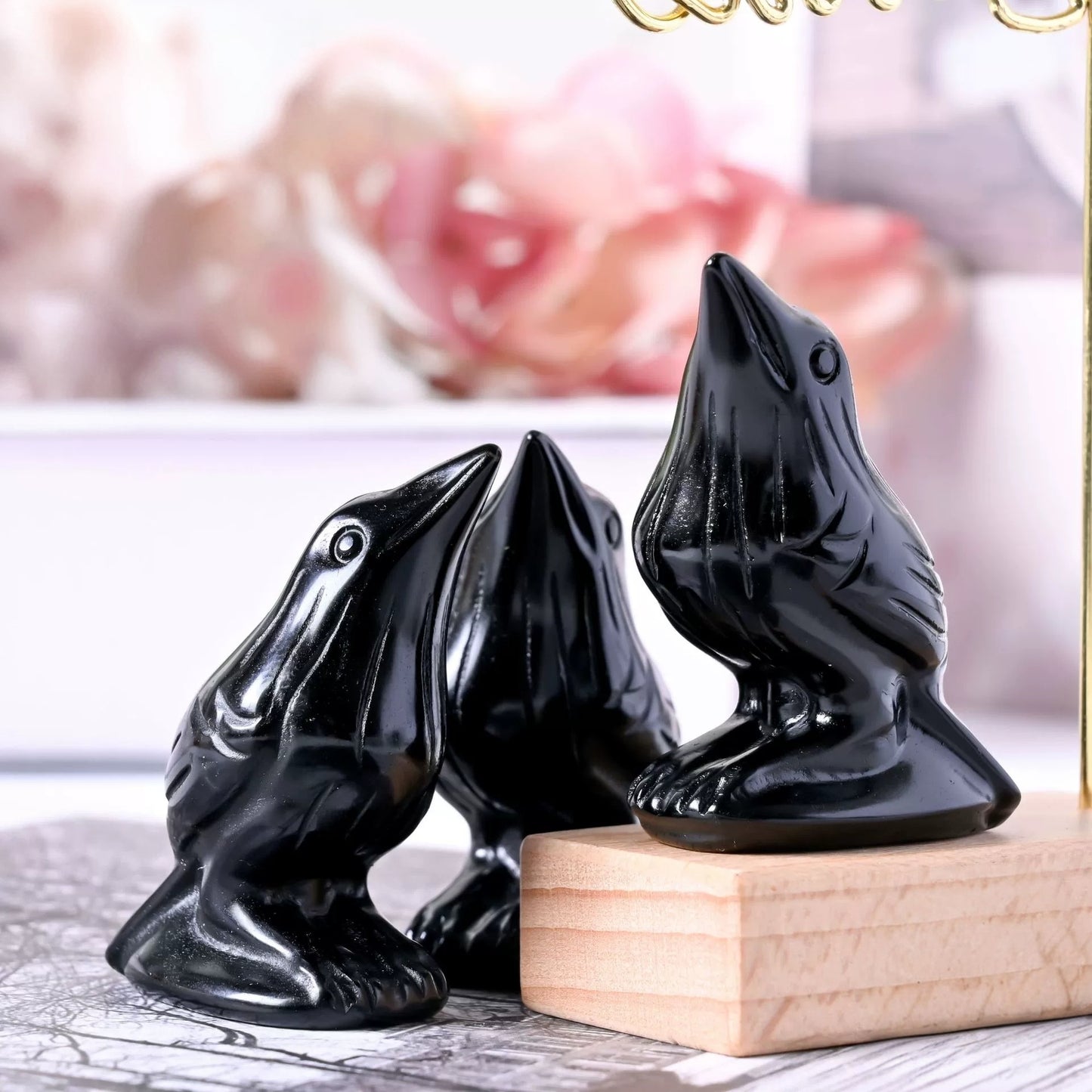  Natural obsidian raven carving for protection and wisdom