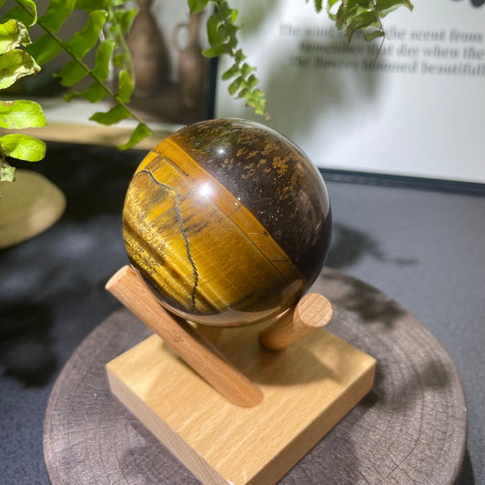 Natural tiger's eye carving for protection and confidence