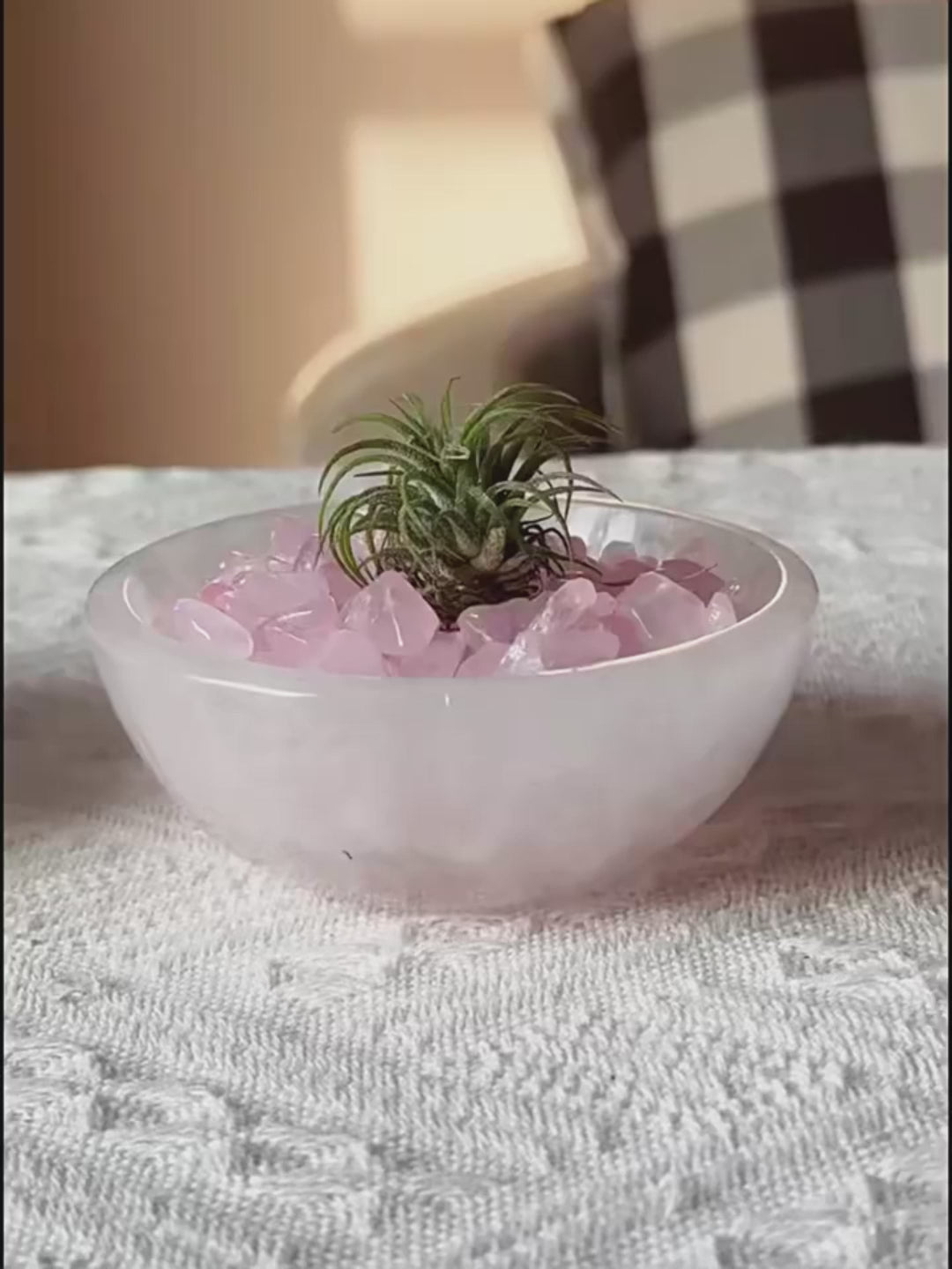  A short video showing the multi-use of the Aura Sanctuary Crystal Bowl: from meditation and desk decor to jewelry cleansing and as a mindful gift. See how it integrates into a modern wellness lifestyle.