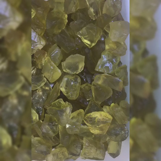 Watch how this natural citrine raw stone pendant attracts wealth and success energy. Perfect for daily wear to boost confidence and manifest abundance. Wear your power crystal everywhere!