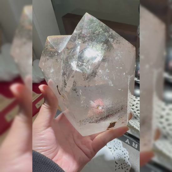 Watch the magical energy flow of this green phantom double terminated wand as it enhances wealth attraction and emotional healing. Perfect for meditation and space cleansing.