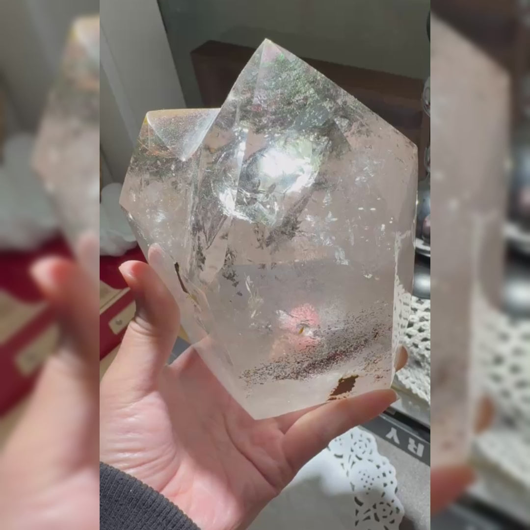 Watch the magical energy flow of this green phantom double terminated wand as it enhances wealth attraction and emotional healing. Perfect for meditation and space cleansing.