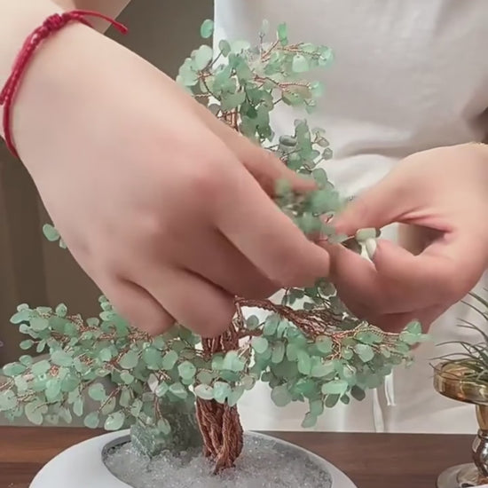 From setting goals and activating energy on your morning desk, to purifying and arranging energy in your home space, and then to how to use it as a practical tool for the Law of Attraction to visualize your vision of wealth and success.