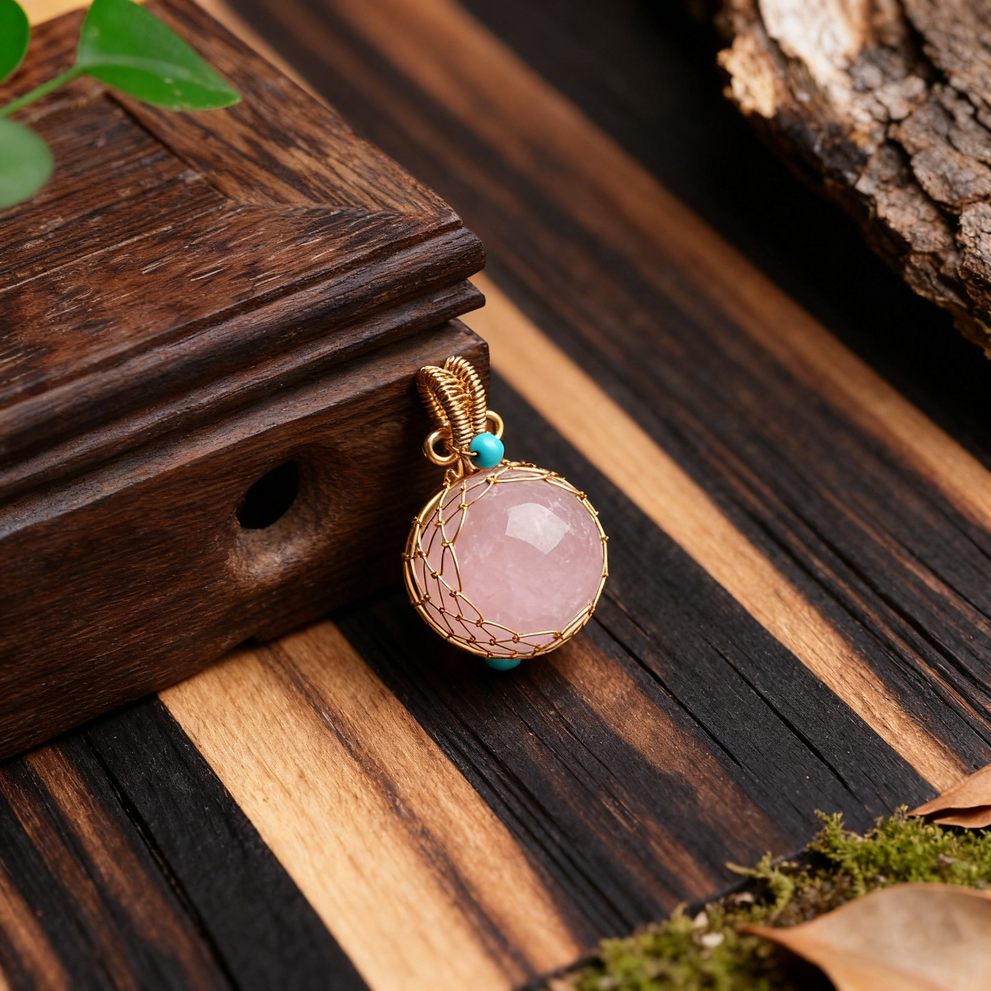 Raw crystal texture and polishing detail