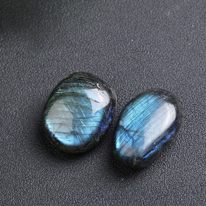 Showcase of raw labradorite natural edge formation