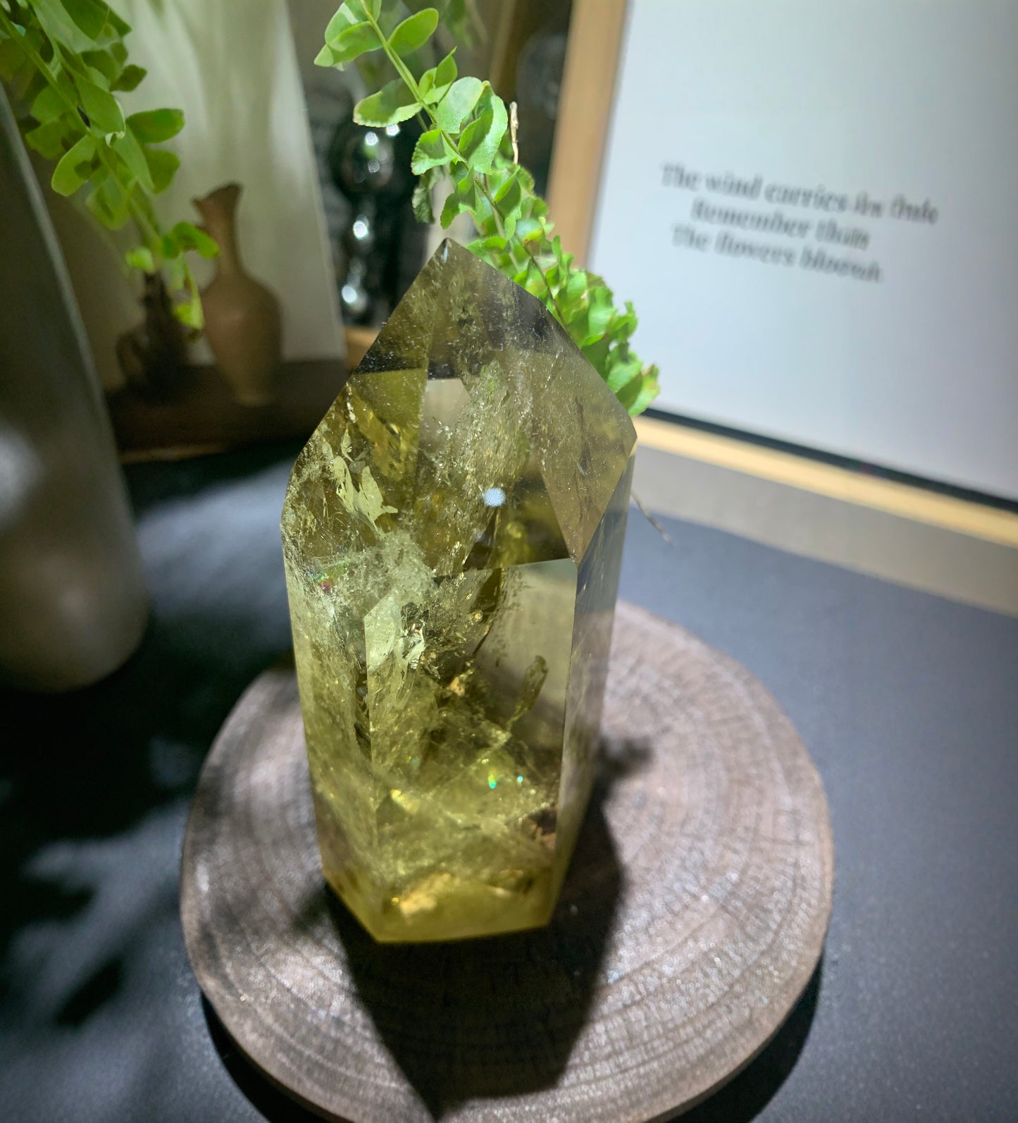 Solar plexus crystal pieces for confidence building
